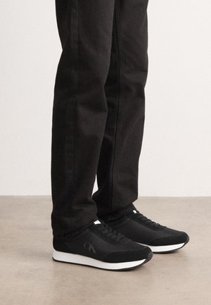 RETRO RUNNER ICONIC - Trainers - black/bright white