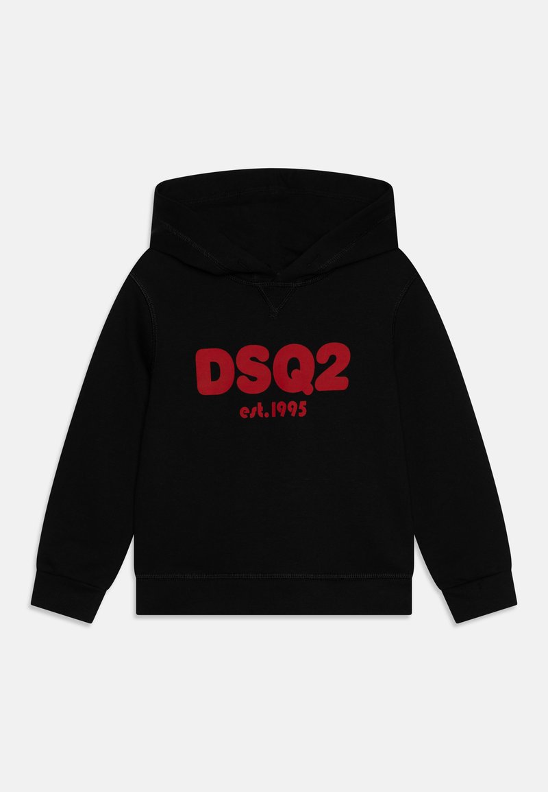 Felpa nera con cappuccio, caratterizzata da un audace testo rosso "DSQ2" e "est.1995" sul davanti. Il materiale sembra morbido con polsini a costine.