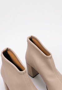 Sandra Fontán VIANLIS - Korte laarzen - grey