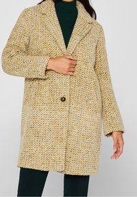 Esprit Halflange jas - light yellow