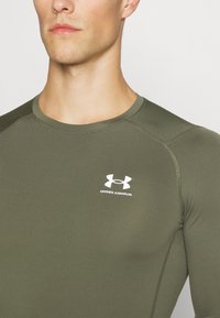 Under Armour HEATGEAR - Langærmet T-shirt - marine green/white