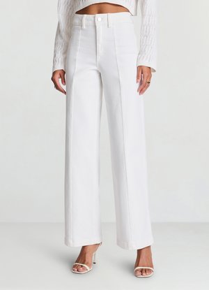 Pantaloni bianchi a gamba larga con vita alta, caratterizzati da una chiusura frontale con bottoni e un design pulito, realizzati in tessuto morbido e strutturato.