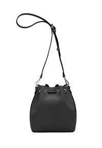 Borsa a secchiello nera in pelle con tracolla regolabile, chiusura a cordoncino, hardware in tono argento e texture liscia.