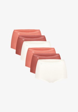 Vijf paar naadloze dames slips met hoge taille in tinten koraal, roest en crème, in een diagonale rij gerangschikt.