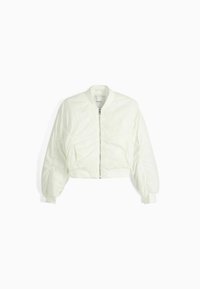 Krótką kurtkę bomberkę w jasnym zielonym kolorze, z zamkiem na przodzie, okrągłym dekoltem i marszczonymi rękawami, o gładkiej fakturze i minimalistycznych detalach.