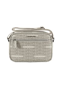 Borsa a tracolla grigia con motivo logo ripetuto, tasca frontale con zip, tracolla regolabile e texture liscia. Design compatto e rettangolare.