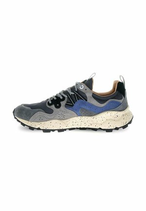 Flower Mountain, SNEAKERS UOMO FLOWER MOUNTAIN YAMANO 3 - 2017816 01 1B10 GREY-GREY-NAVY - Sneakers basse - grigio