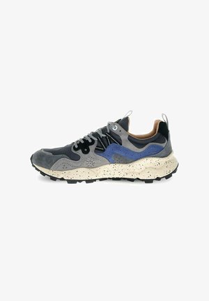 Flower Mountain, SNEAKERS UOMO FLOWER MOUNTAIN YAMANO 3 - 2017816 01 1B10 GREY-GREY-NAVY - Sneaker low - grigio