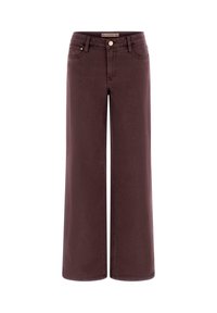 Jeans a gamba larga in un profondo colore bordeaux, realizzati in morbido denim. Presentano una chiusura con bottoni e un design a cinque tasche con cuciture minime.