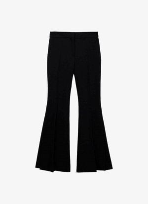 Črne široke hlače iz gladkega materiala, z oprijetim pasom, širokimi odprtinami za noge in diskretnimi detajli od kolena do roba.