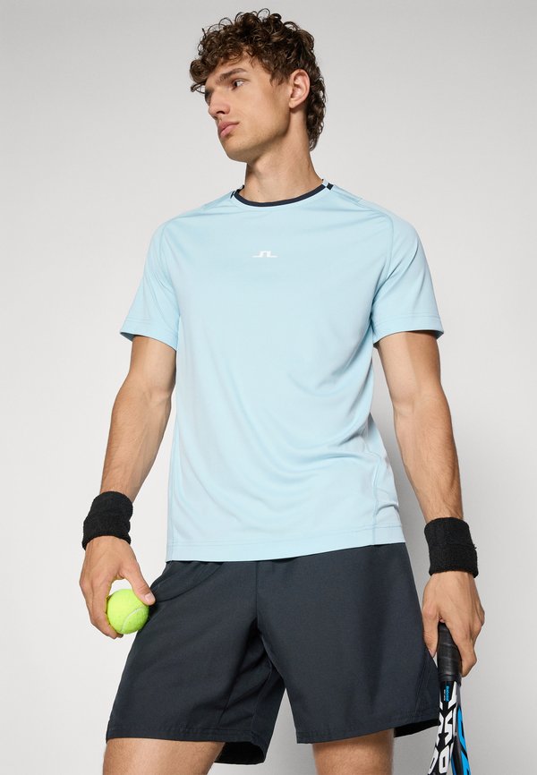 COLTEN TECH - Sports T-shirt - winter sky2