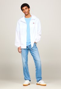 Tommy Jeans CHICAGO  - Könnyű dzseki - white