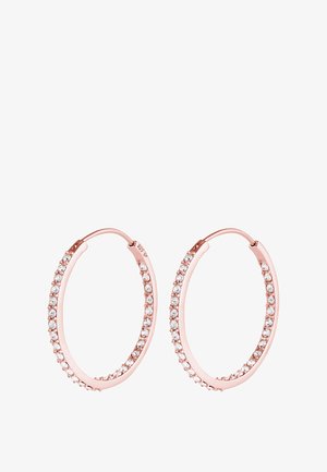 Rosaguld hoop øreringe med klare sten, der er sat langs den ydre kant, med en glat, poleret overflade og et sikkert spænde.