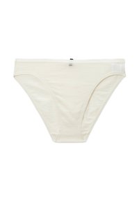 Slip en coton couleur crème avec une texture lisse, présentant une coupe taille basse et des ouvertures élastiquées fines à la taille et aux jambes.