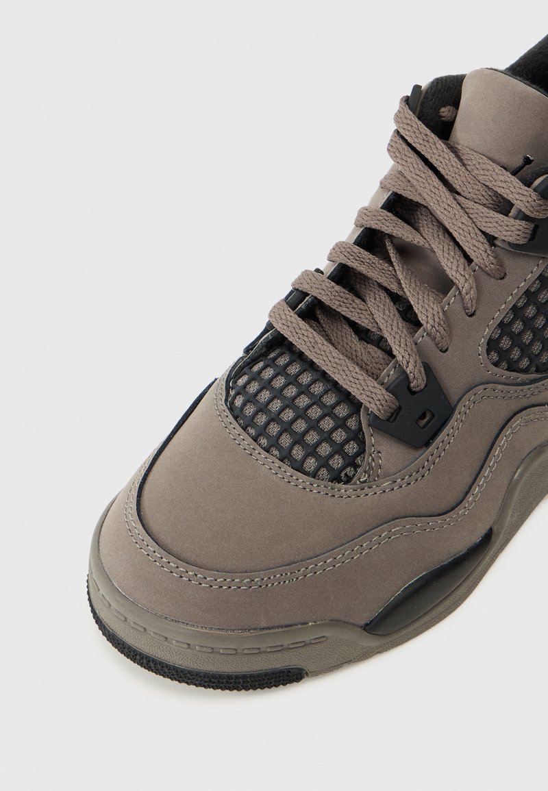 Zalando Jordan Fr Jordan AIR JORDAN RETRO UNISEX Baskets Basses Pure Platinum/metallic  Gold/black/sail/gris Foncé