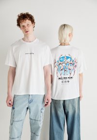 Jack & Jones JCOREFLECT TEE CREW NECK UNISEX - T-shirt print - bright white