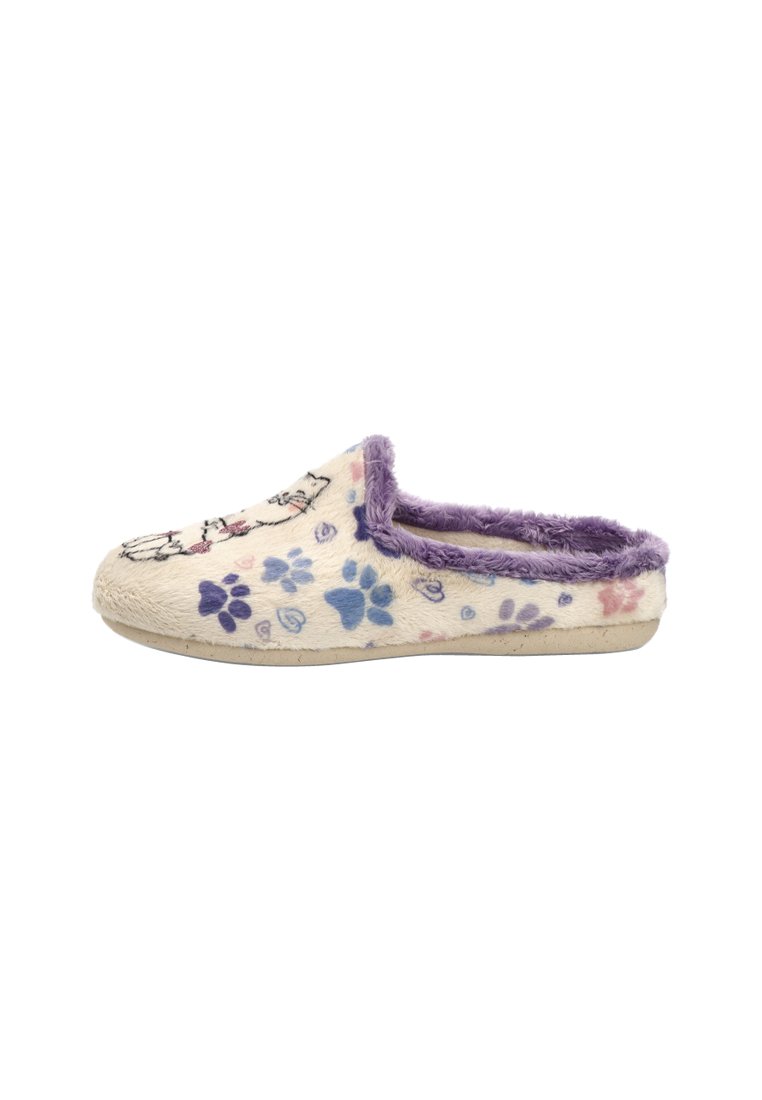 Zapatillas de peluche en crema con detalles en púrpura. Presentan huellas coloridas en azul y rosa. Diseño abierto en la parte trasera para poner y quitar fácilmente.