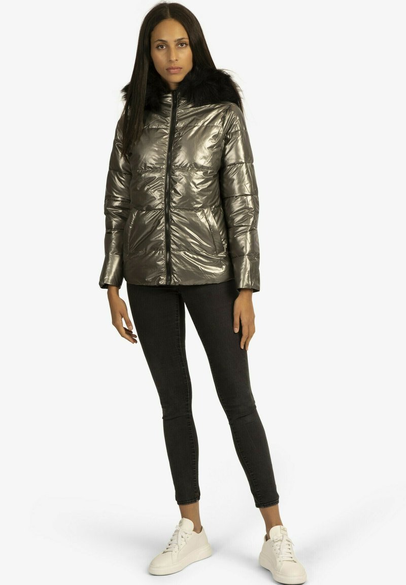 Damen Leichte Jacken | Apart Winterjacke schwarz-taupe/mehrfarbig - VD18543 Damen Leichte Jacken | Apart Winterjacke schwarz-taupe/mehrfarbig - VD18543