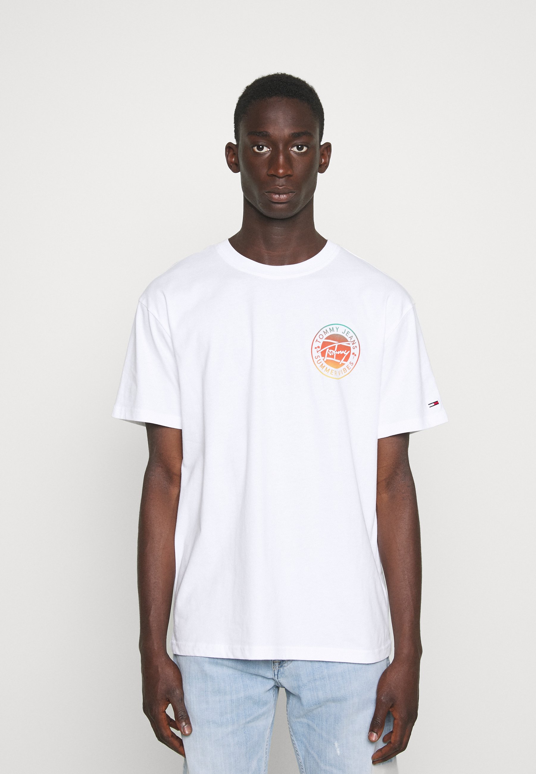 Tommy Jeans CIRCULAR GRAPHIC TEE 