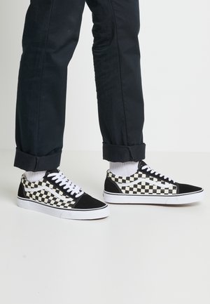 Trainers - black