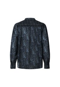 Tamsiai mėlyna marškinėlių su gėlių raštu, ilgomis rankovėmis, raukšlėta apykakle ir laisva forma. Medžiaga atrodo lygi ir lengva.