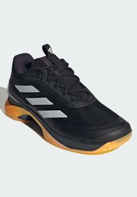 adidas Performance AVACOURT 2.0 TENNIS - Multicourt tennis shoes - aurora black   metalic   spark