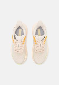 HOKA CLIFTON 9 - Sneakers basse - vanilla/astral