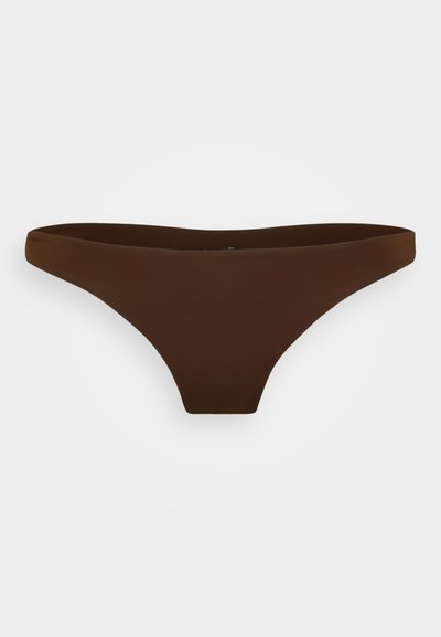 Costume da bagno bikini marrone con un design minimale, caratterizzato da una vita bassa e un tessuto morbido e elasticizzato. Bordi senza cuciture per il massimo comfort.