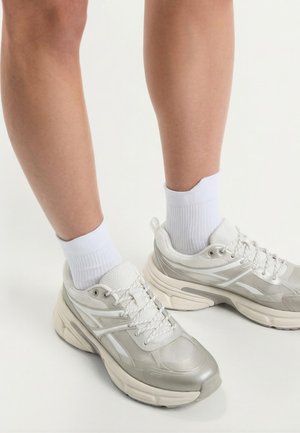 OYSHO, TRANSPARENT SPORT - Tenisice - white