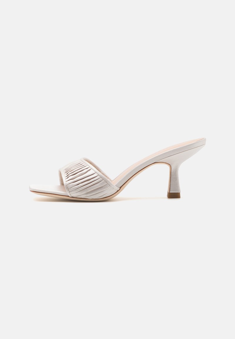 Loeffler Randall NAIMA GATHERED BAND MID HEEL MULE - Magas sarkú papucsszandálok - cream