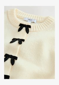 Valitud, ecru bows