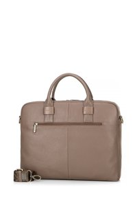 Laptoptasche aus Leder in Taupe mit zwei Griffen, verstellbarem Schulterriemen und einer Fronttasche mit Reißverschluss. Texturierte Oberfläche mit subtilen vertikalen Nähten.