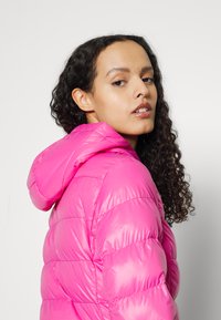 HUGO FAMARA 1 - Casaco de inverno - dark pink