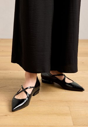 Ballet pumps - black