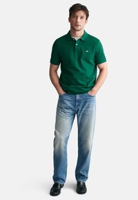 GANT REG SHIELD SS - Polo - deep forest green