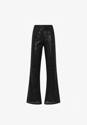 Mustat paljettihaalarihousut korkealla vyötäröllä, joissa on teksturoitu pinta ja leveä lahje, luoden erottuvan muodon ja kiillon.