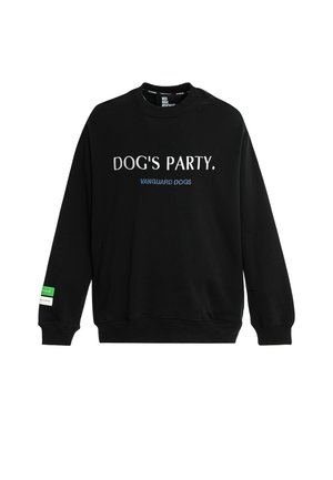 Sudadera negra con cuello redondo con texto blanco "DOG'S PARTY." y texto azul más pequeño "VANGUARD DOGS" en el pecho, etiqueta verde y blanca en la manga izquierda.