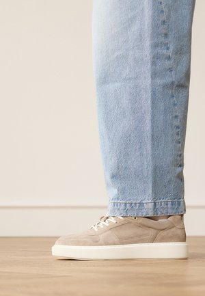 Manfield, Skateschoenen - beige