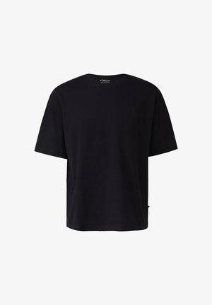 Czarna, bawełniana koszulka z krótkim rękawem, z okrągłym dekoltem, luźnym krojem, gładkim przodem i małą metką s.Oliver przy kołnierzu.