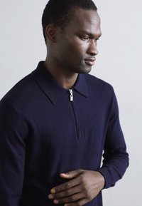 Tiger of Sweden ORBIT - Strikkegenser - navy