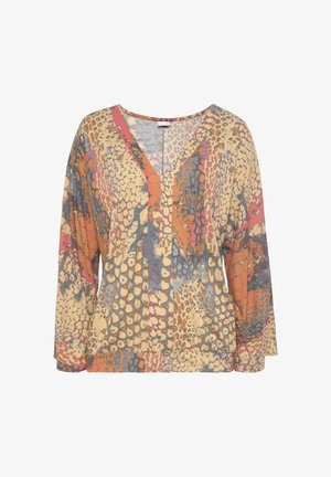 Langarm blouse van lichtgewicht, gemusterd materiaal met een V-hals. Kleuren zijn geel, oranje, grijs en rood met dierenprints.