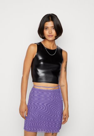 Top - black