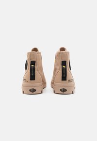 Palladium PAMPA HI HTG SUPPLY - Botines con plataforma - beige/tan