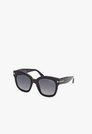 Schwarze Sonnenbrille mit rechteckigem Rahmen, Verlaufslinsen und silbernem Akzent an den Schläfen. Mattes Finish mit glatter Textur.
