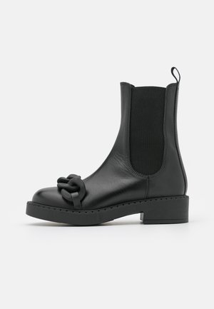 Kotníkové boty na platformě - black