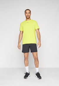 ICANIWILL MIRAGE SHORTS  - Sportiniai šortai - black
