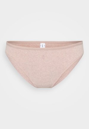 Lichtroze katoenen ondergoed met een gladde textuur, klassiek slipdesign en subtiele logo-details aan de voorkant.