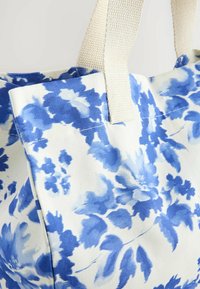 Next REUSABLE - Rankinė - blue