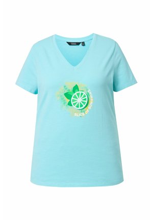 Ulla Popken, SEQUINED CITRUS SHORT SLEEVE GRAPHIC TEE - T-Shirt print - pale turquoise