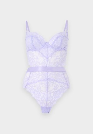 Body estilo corsé de encaje color lavanda con copas con aros, tirantes ajustables y bordes ondulados, presentado sobre un fondo blanco.